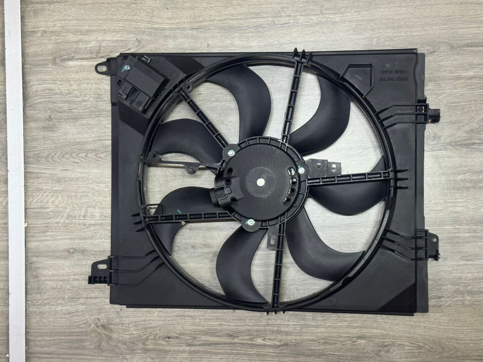 MEGANE IV FAN MOTORU 25-3515
