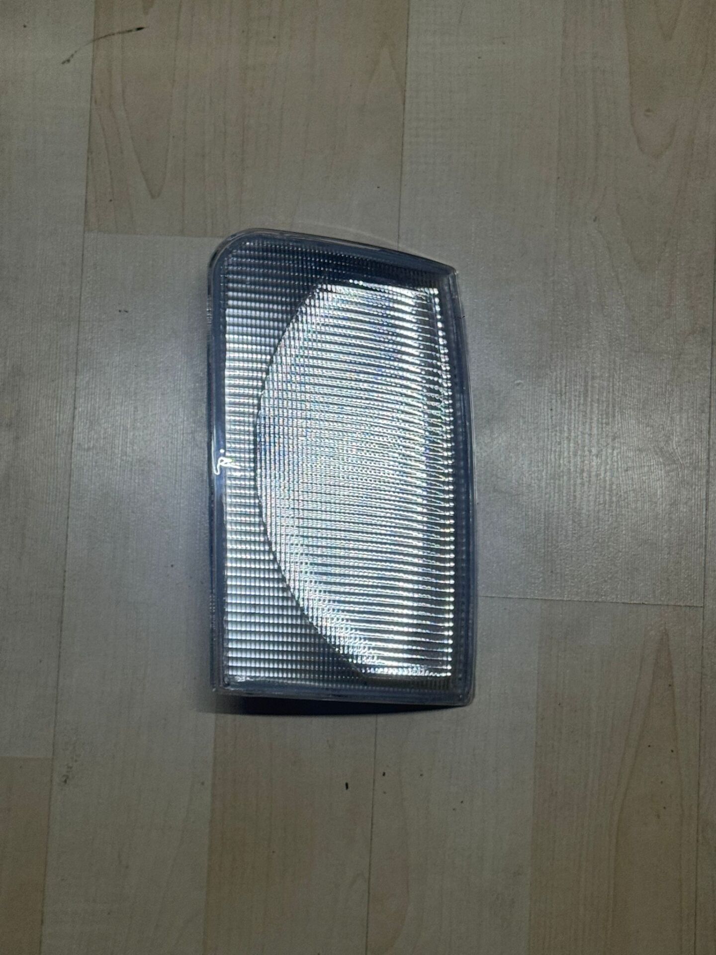 LT35 SAĞ FAR SİNYAL 521518