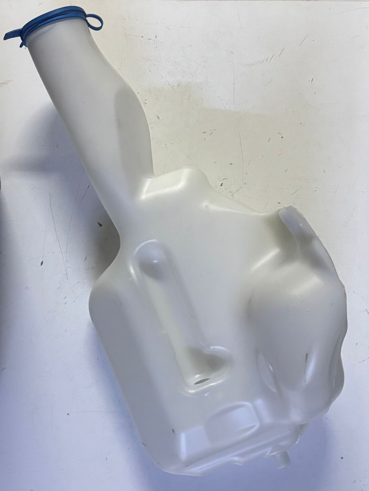 SPRINTER SİLECEK SU DEPOSU 9068690220