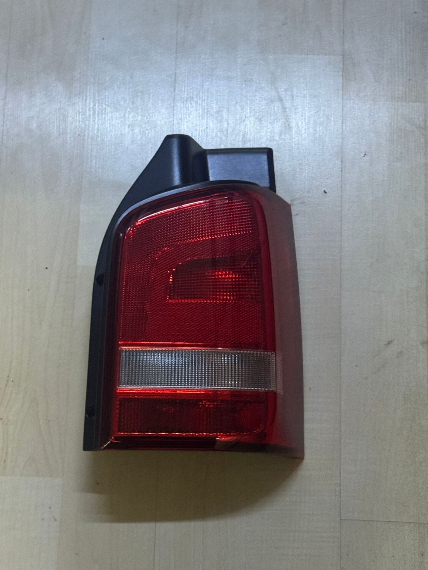 TRANSPORTER T6 SAĞ STOP 2SK010318-081