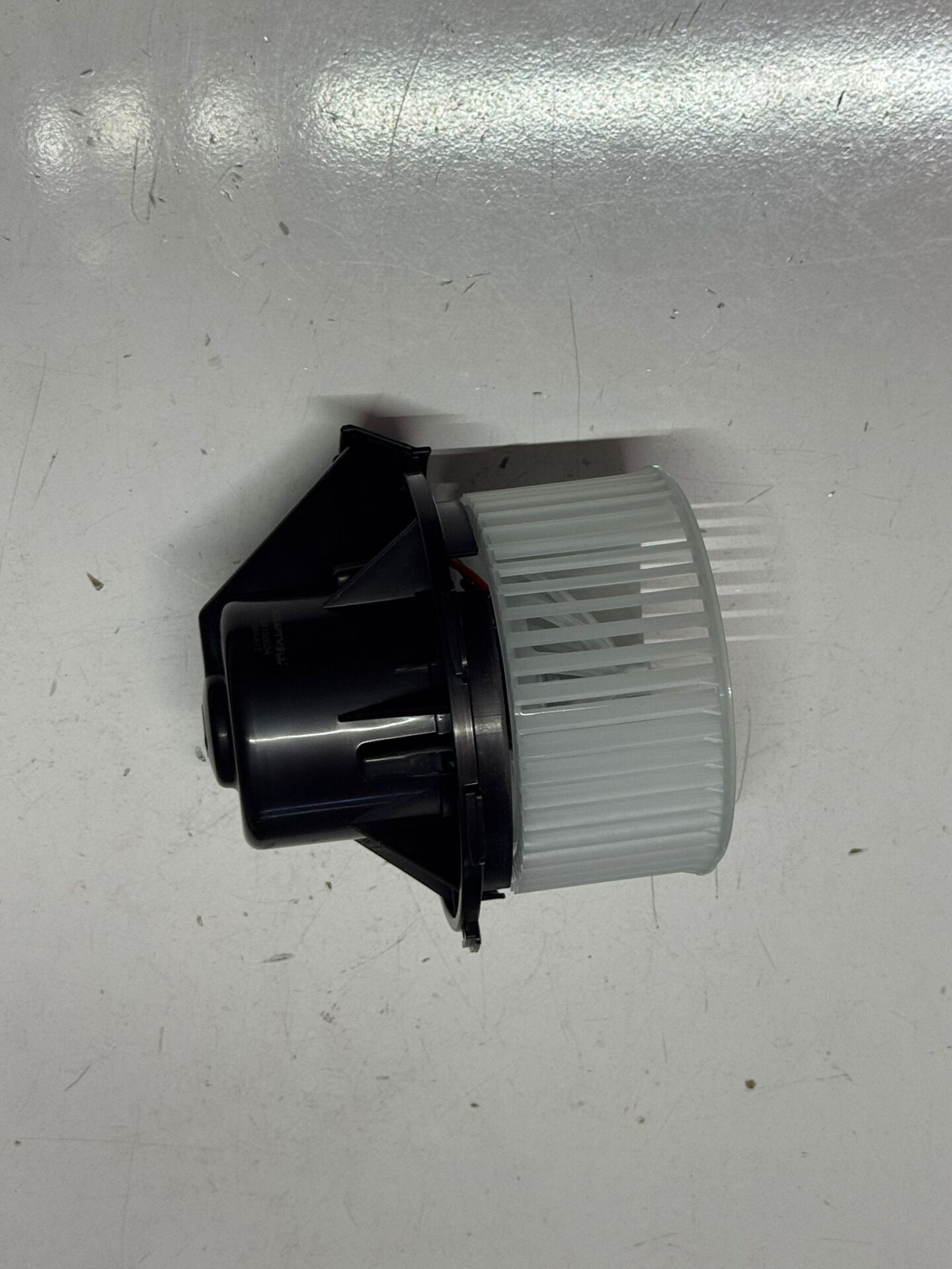 SPRİNTER KALORİFER MOTORU SİYAH SOKET 08130024